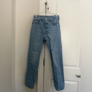 Levi’s 501 Mid Wash Straight Legged Women’s Jeans with Button Up Fly